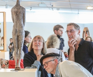 Holzbildhauer im Regierungspräsidium