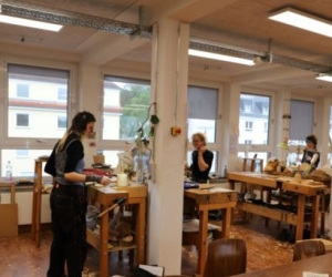 Aus dem Treffen der deutschen Holzbildhauerschulen wird das Treffen der  europäischen Holzbildhauerschulen