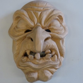 Hexemaske mit Zähnen